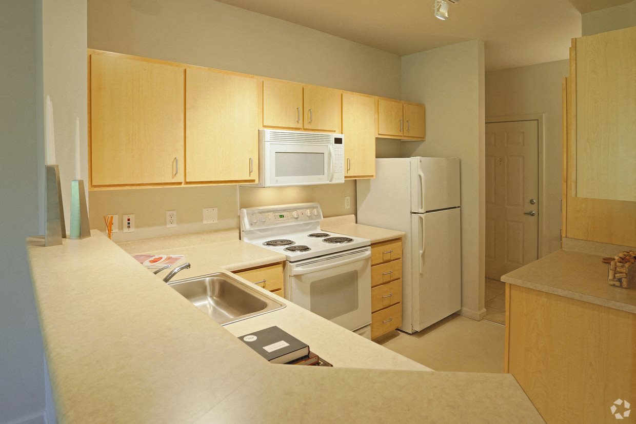 Photos and Video of Wilsonville Summit Apartments in Wilsonville, OR